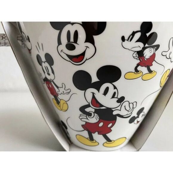 Disney Classic Mickey Mouse Poses Ramen Noodle Bowl With Chopsticks NWT - Picture 2 of 8